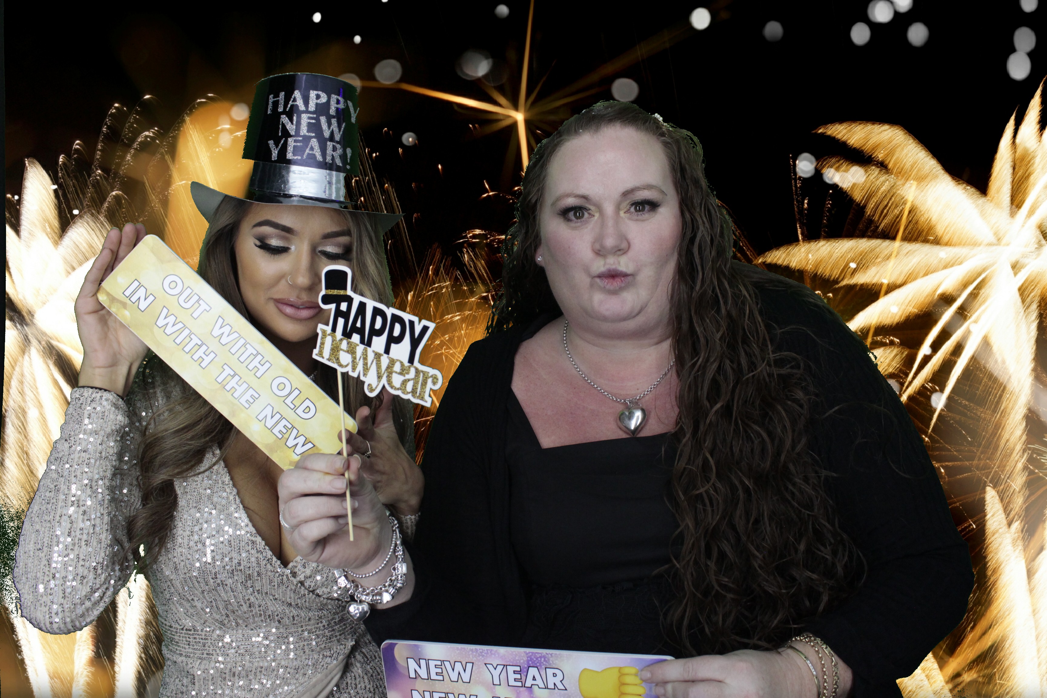 NYE Party | View more photos from the event at gallery.myphotoboothexperience.co.uk/u/MyPhotoBoothExperienceLtd/NYE-Party